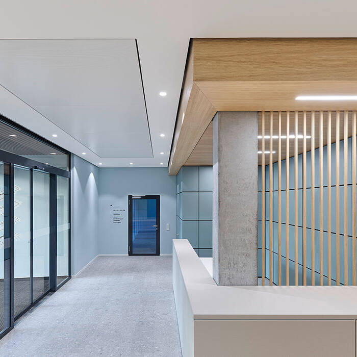 ZB718-03_10_700pixel