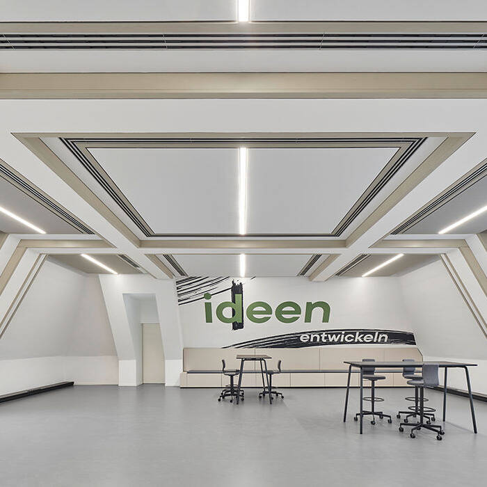 ZB718-12_10_700pixel