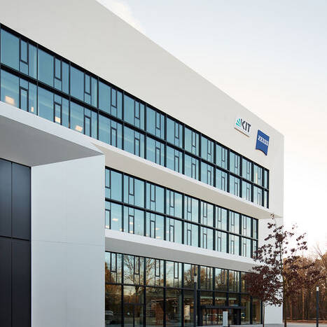 Zeiss_Karlsruhe_01_Angepasst_10_700pixel