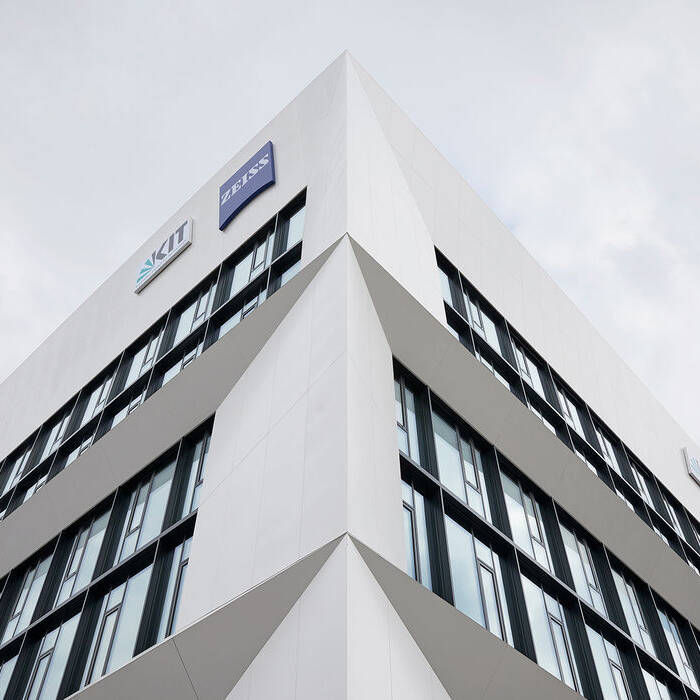 Zeiss_Karlsruhe_36_15_700pixel