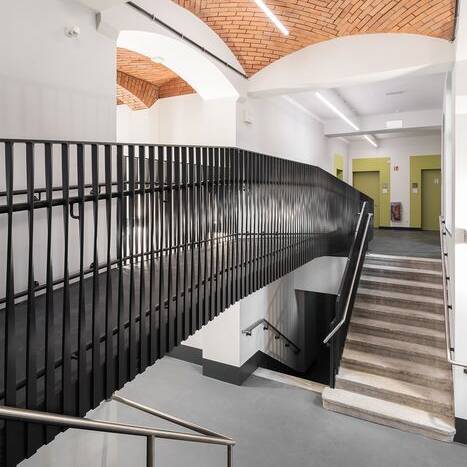 _1058189_10_700pixel