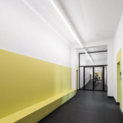 _1058201_10_700pixel