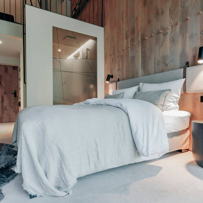 _27A2245_15_700pixel