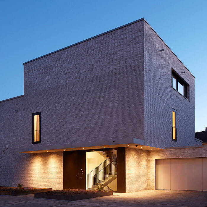 _52A3647-retu_10_700pixel