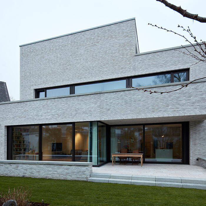 _52A3757-retu_10_700pixel