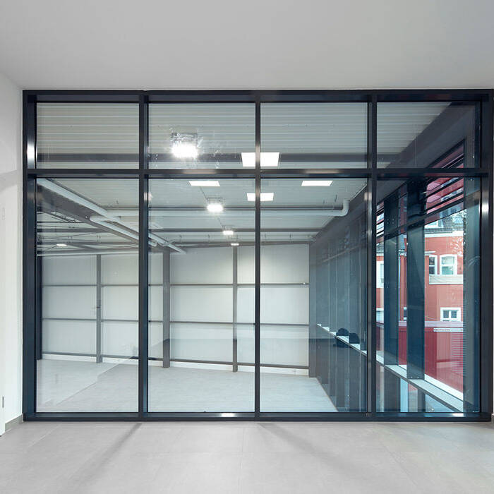 _52A7321_10_700pixel