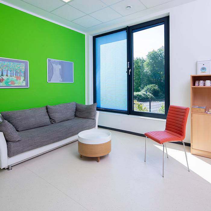 _AW43740_10_700pixel