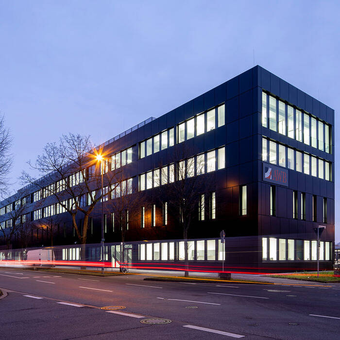 _AW55362_15_700pixel