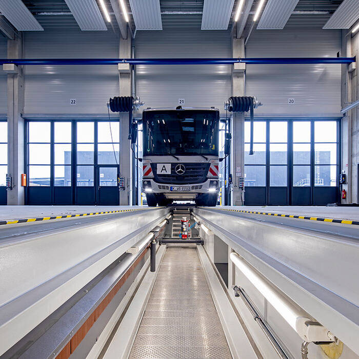 _AW56833_10_700pixel