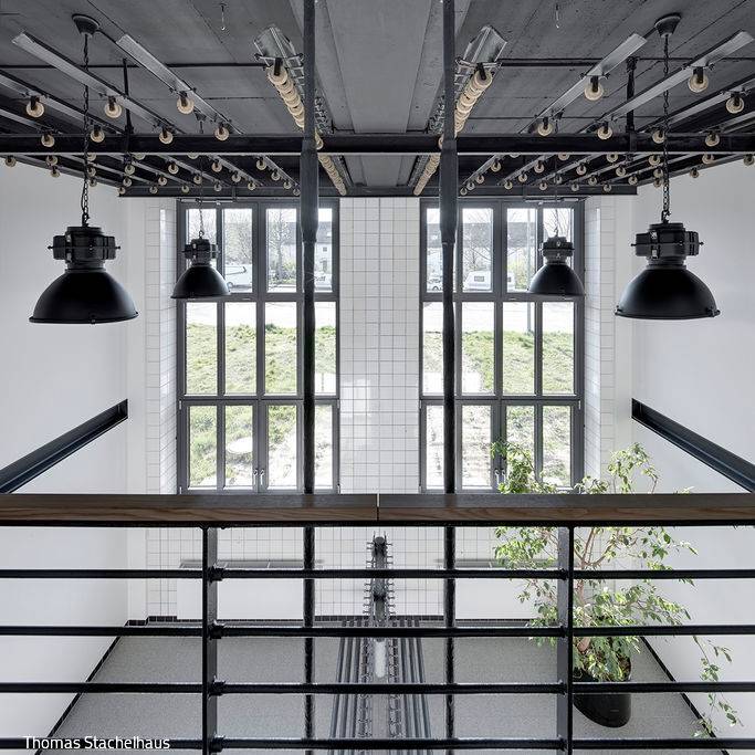 _DSR8517-m_10_700pixel