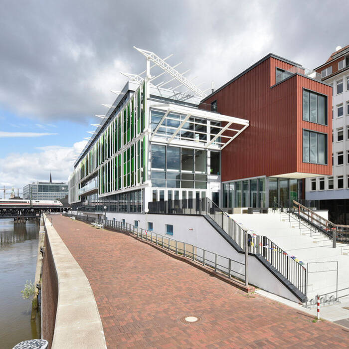 _MKU1614_10_700pixel