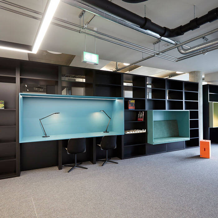 _R8A5369_15_700pixel