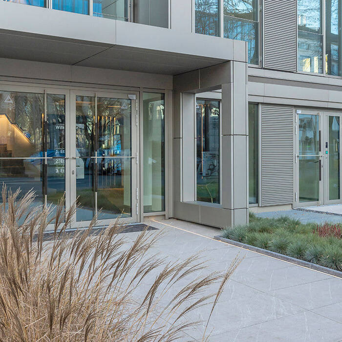 _R_12925-ret3_10_700pixel