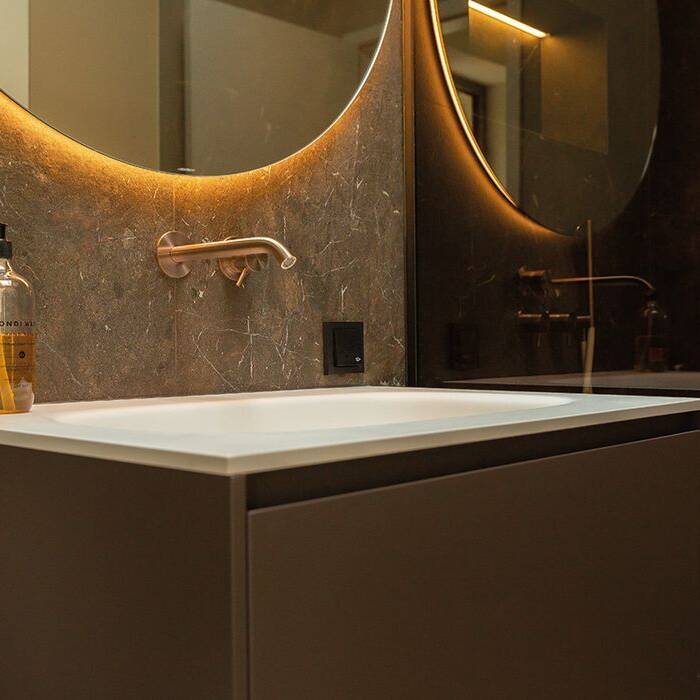 _VVM9298-ret_10_700pixel