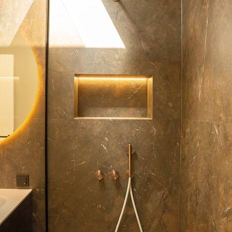 _VVM9299-ret_10_700pixel