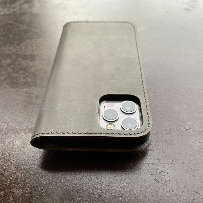 germanmade-folio-case-iphone_15_700pixel