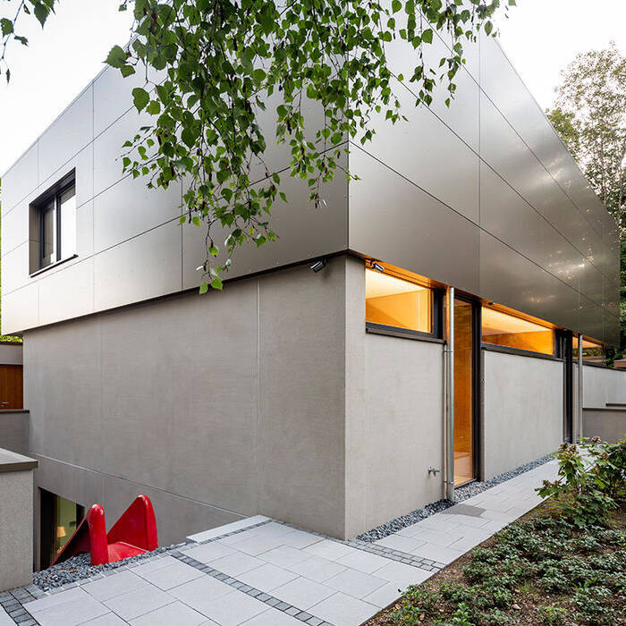 mg422-052_10_700pixel