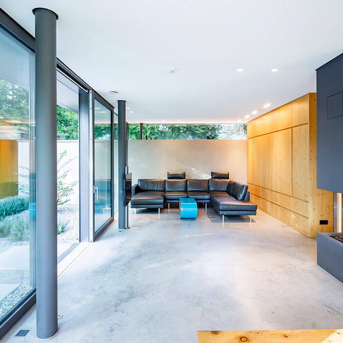 mg422-082_10_700pixel