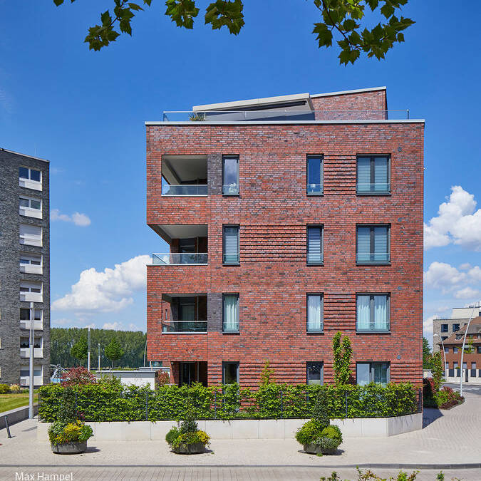 mh459123_1-C-Max-Hampel_10_700pixel