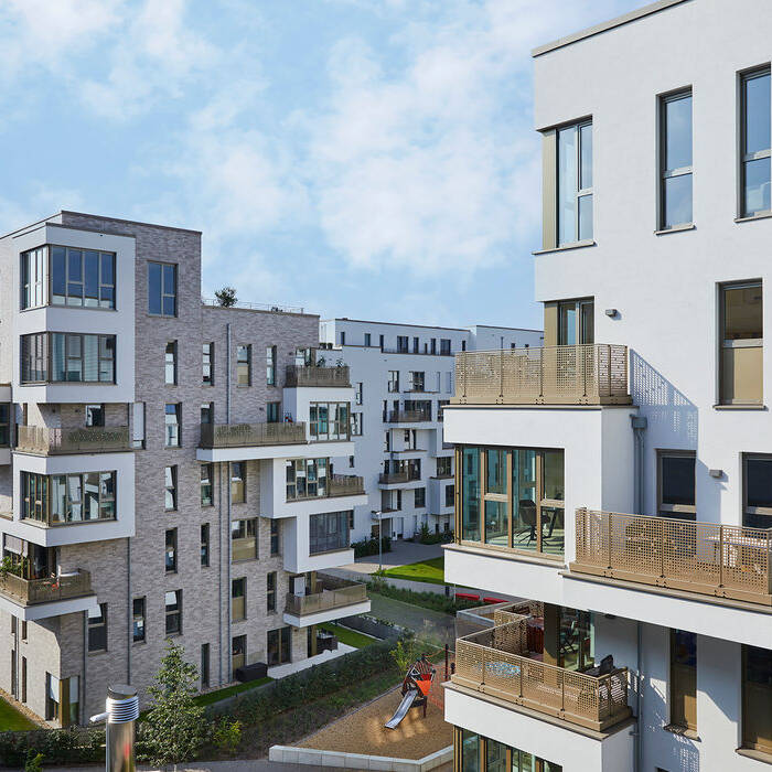 mh471907_2_15_700pixel