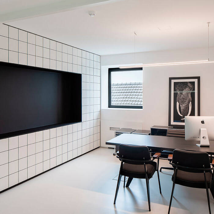 mo-office-III-11_10_700pixel