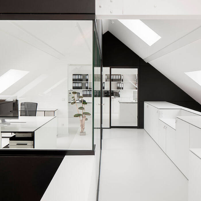 mo-office-III-13_10_700pixel