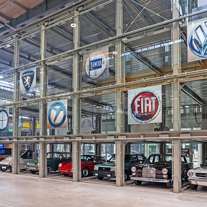 motorworld_muenchen_glasboxen_2_b_10_700pixel