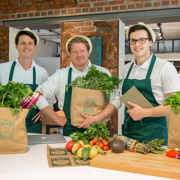 mvk270420MK09_15_700pixel