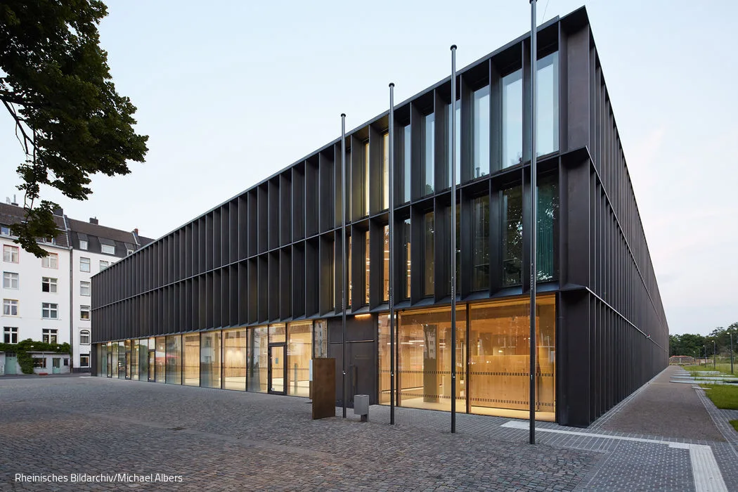 rba_d056253_42-Fassade-Eingang_15_700pixel