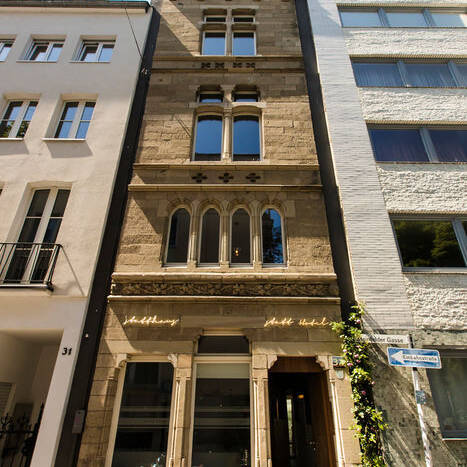 statthaus-statt-hotel-apartment-000-03-hausfront-und-buero_10_700pixel6nGYz6Ups5tgq