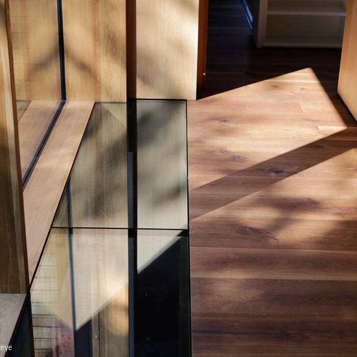 stephan-maria-lang-architekt-haus-moderne-villa-house-L011-shingle-residence-muenchen-graefelfing-holz-foto-hans-kreye-luftraum-glas_gross_10_700pixel