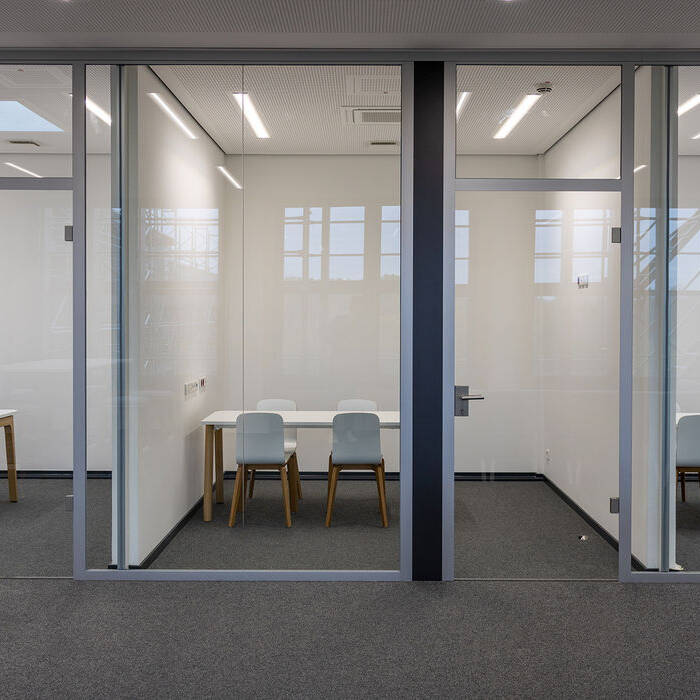 vs_efb-abi-0034_15_700pixel