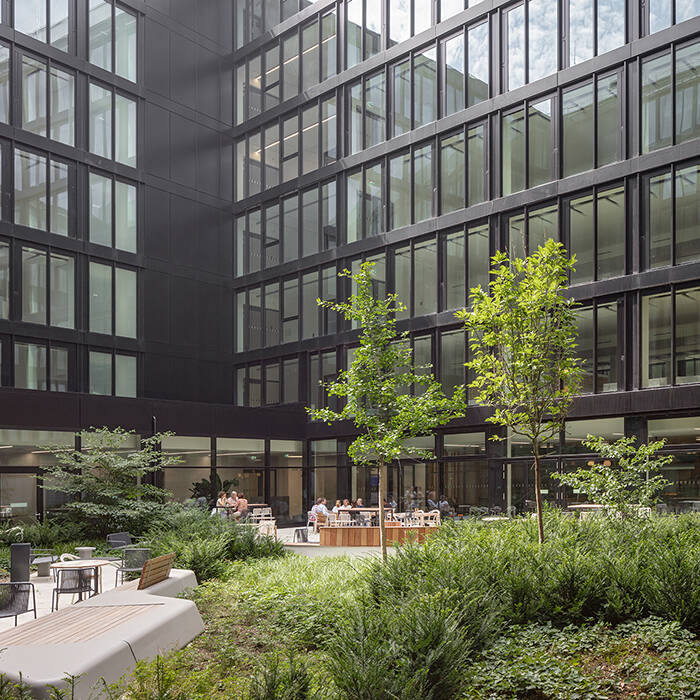 43466_MARK_Bredt_204_15_700pixel