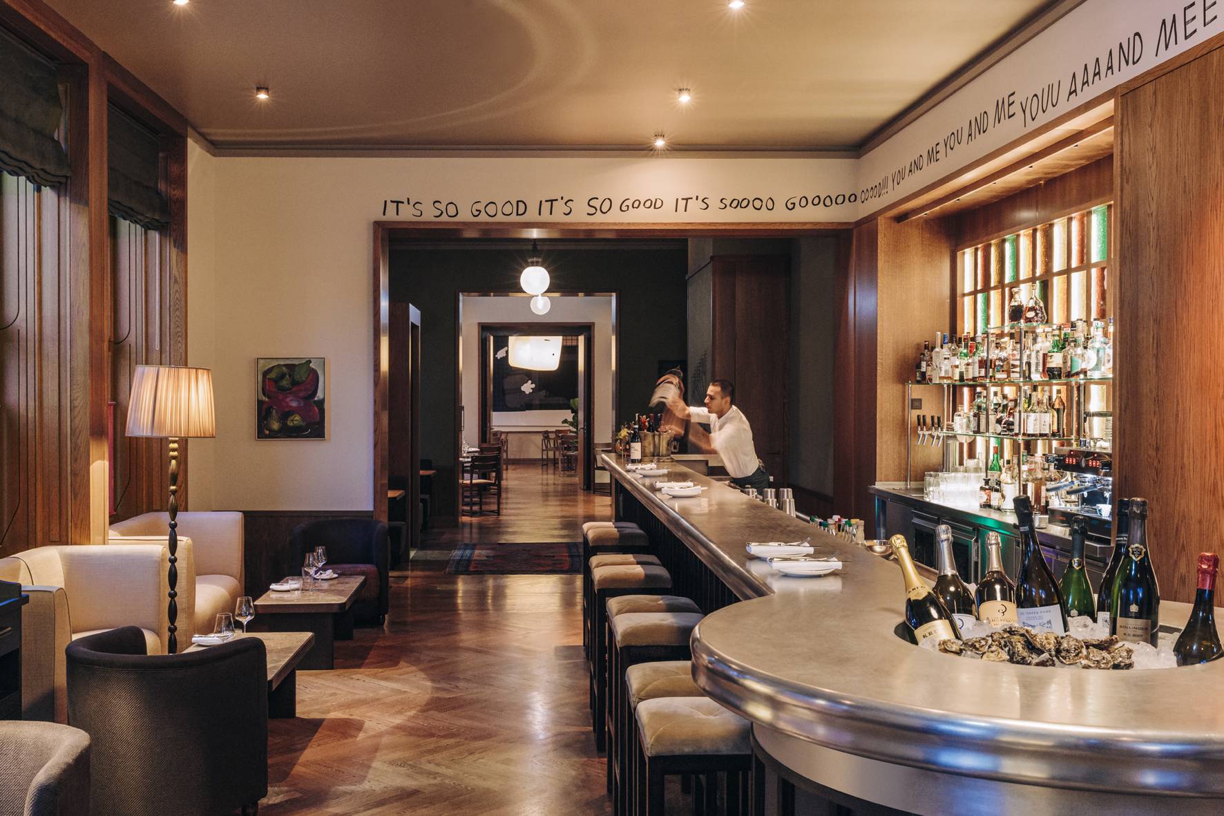 Chateau-Royal-Bar_Interior_02_c_FelixBrueggemann_15Lf05Dt0UxYLrH