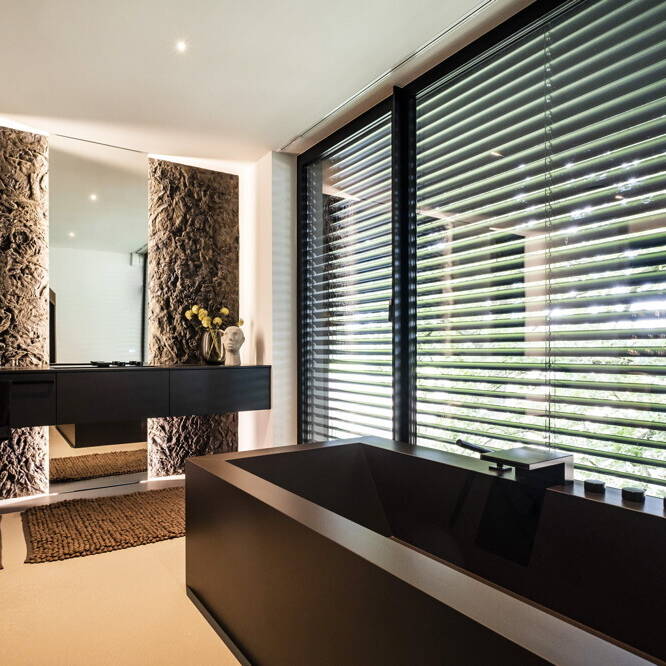 _DSF1033_15beWYyAoX4ec7j