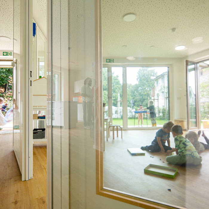 _MAR3908_15_700pixel