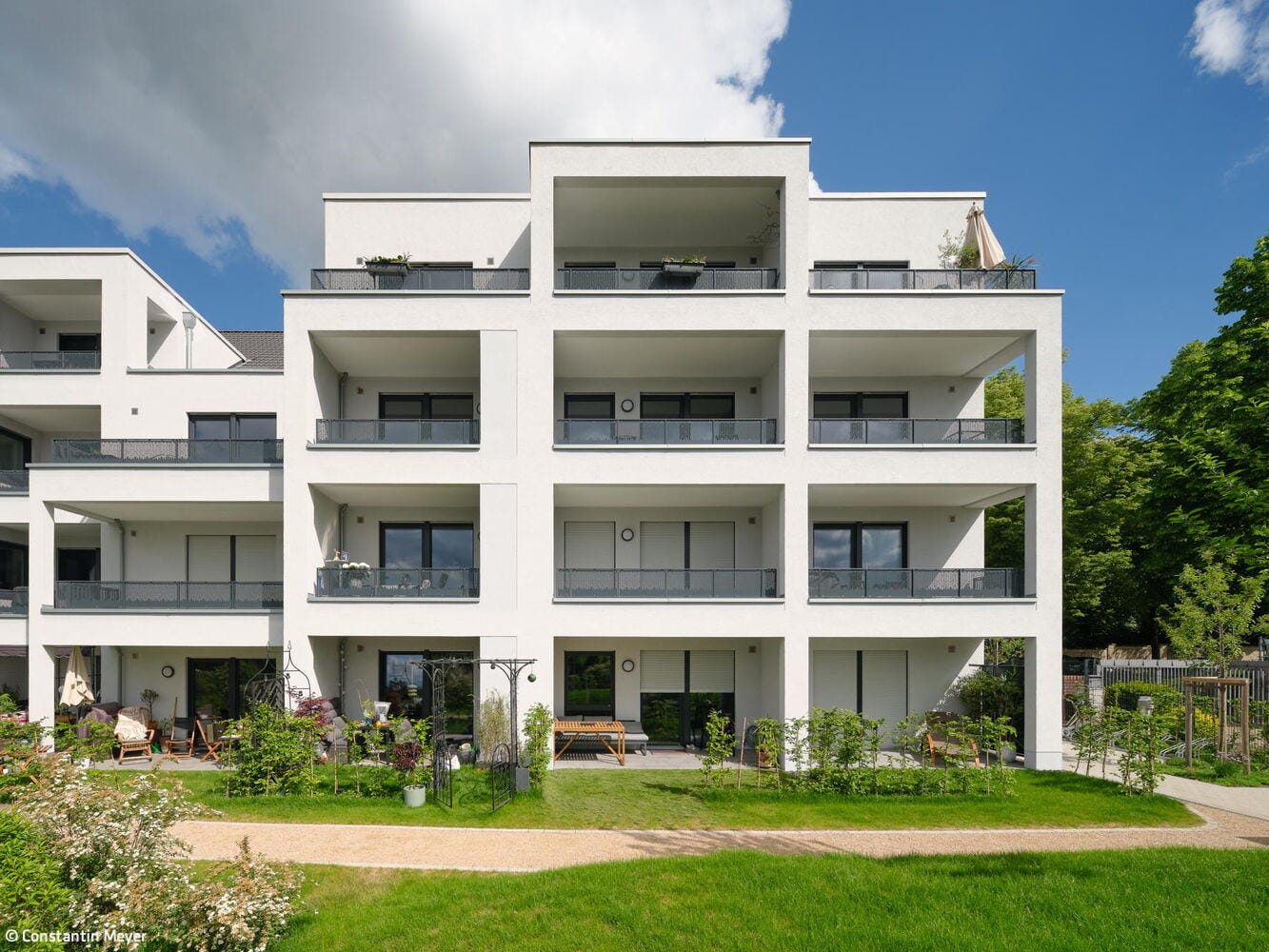 PLASTISCH eingefügt