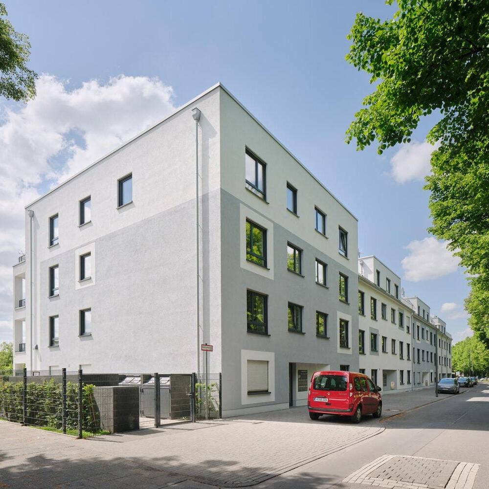 PLASTISCH eingefügt