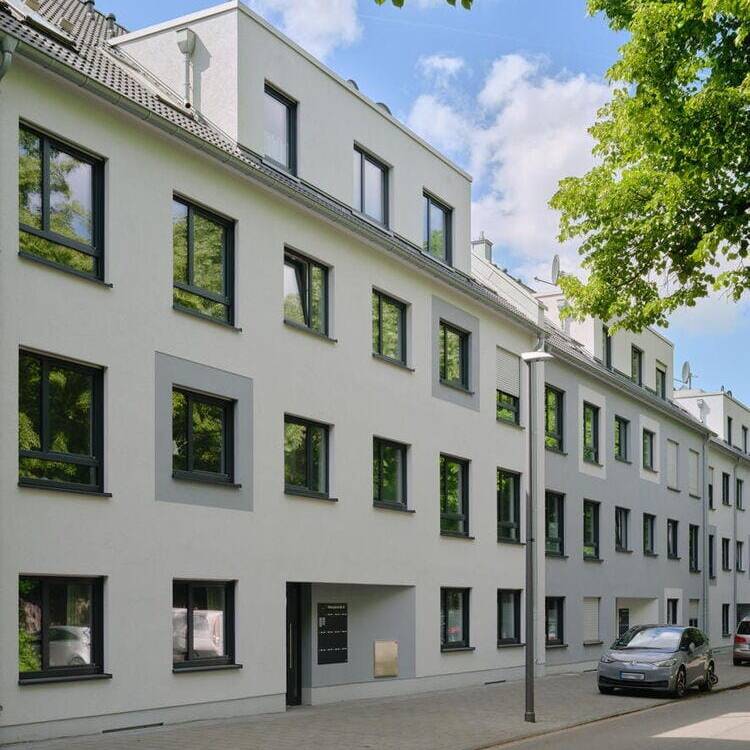 PLASTISCH eingefügt