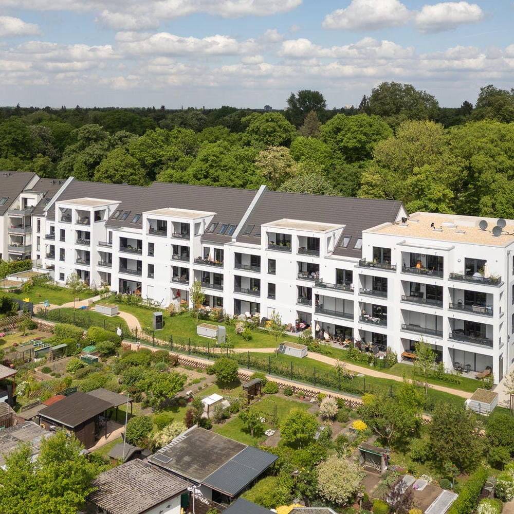 PLASTISCH eingefügt