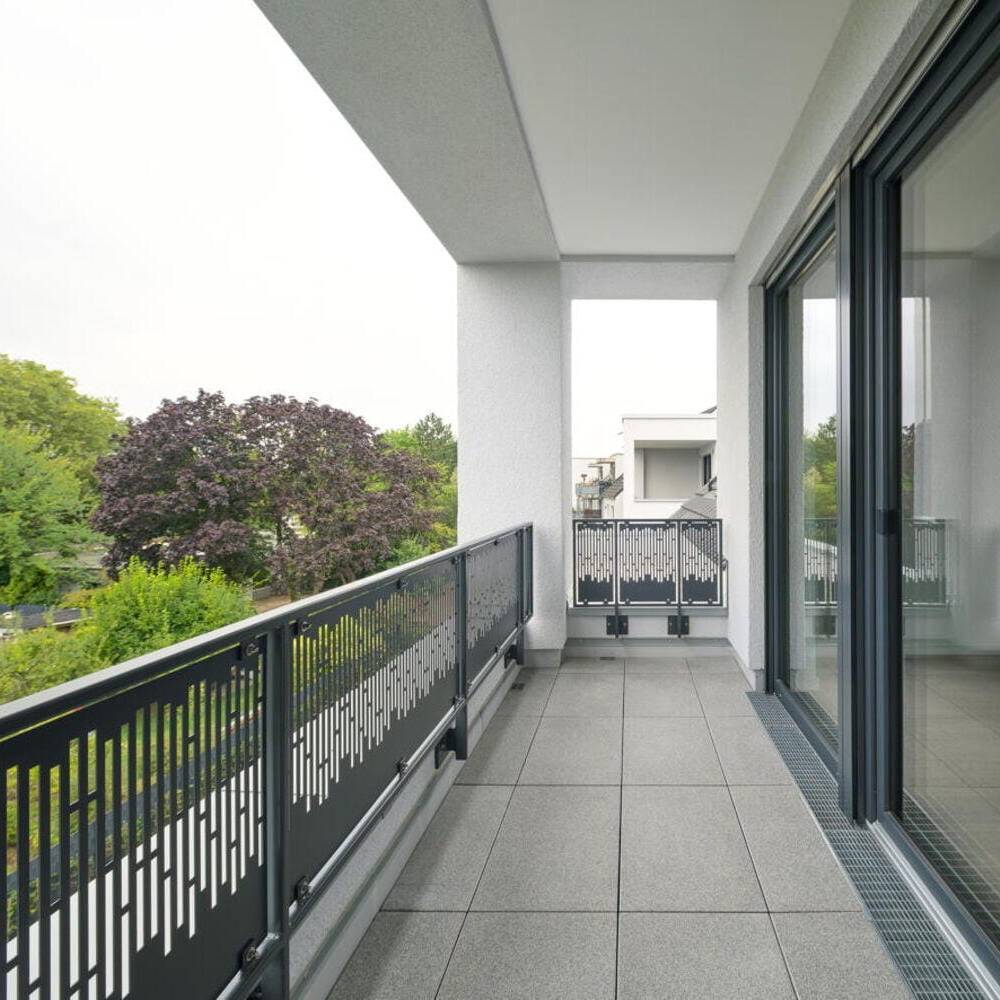 PLASTISCH eingefügt