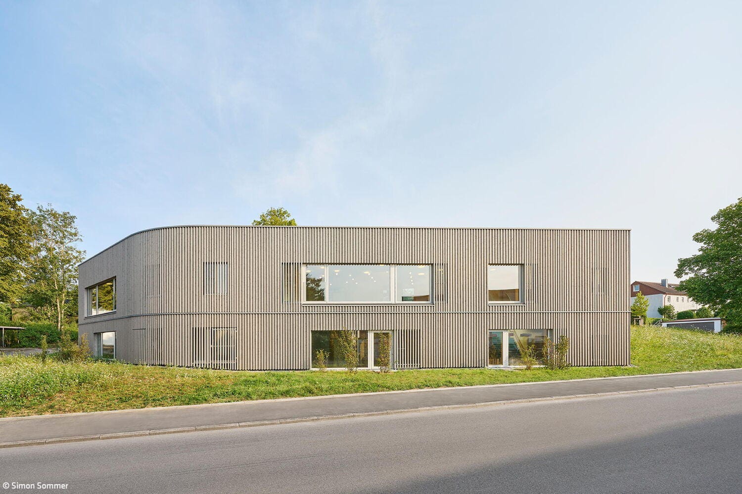 LATZ FÜR KLEINE ENTDECKER