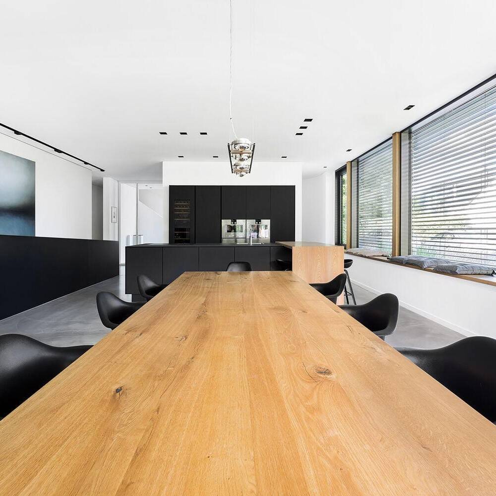 Monotih mit Rundungen