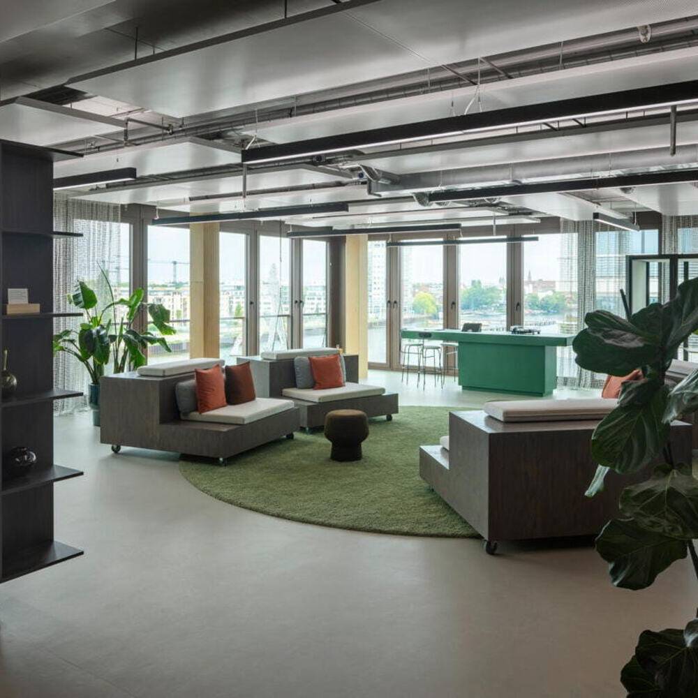 Luxusliner an der Spree