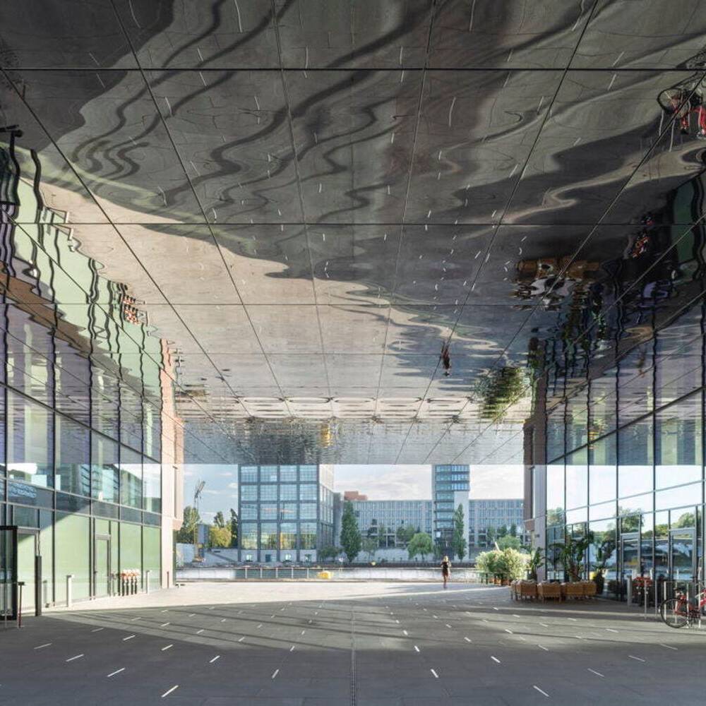 Luxusliner an der Spree